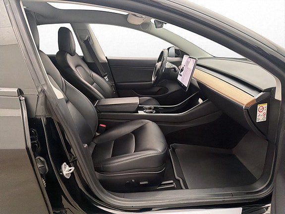 Tesla Model 3 26 of 30