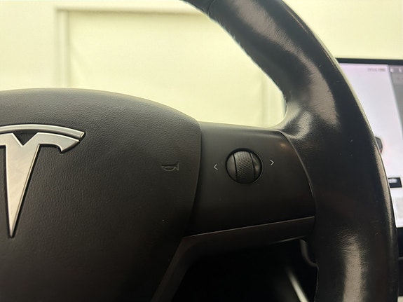 Tesla Model 3 16 of 30