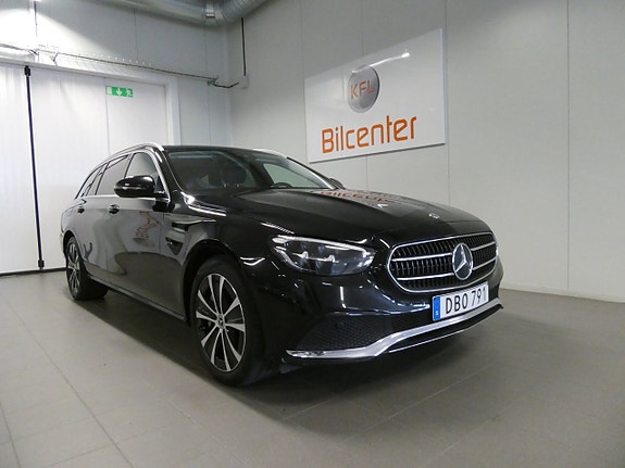 Mercedes-Benz E300 4 of 22