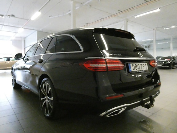 Mercedes-Benz E300 10 of 22