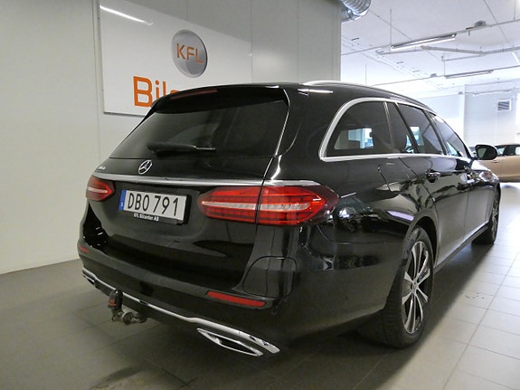 Mercedes-Benz E300 8 of 22