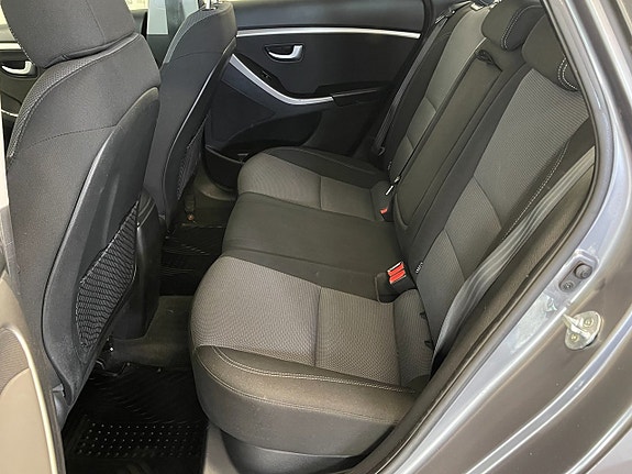 Hyundai i30 12 of 16