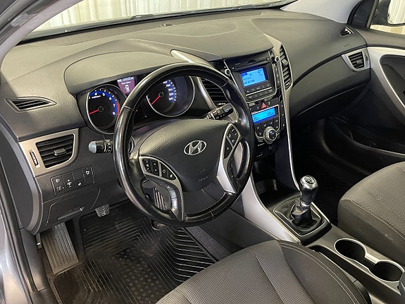 Hyundai i30 8 of 16
