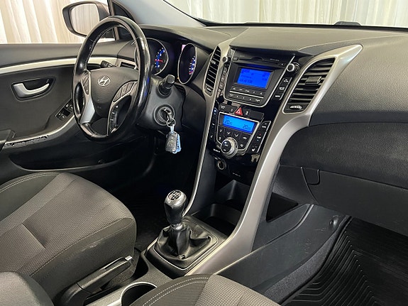 Hyundai i30 10 of 16