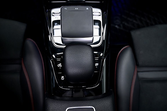 Mercedes-Benz CLA45 24 of 30