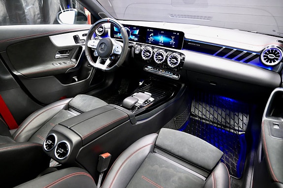 Mercedes-Benz CLA45 15 of 30
