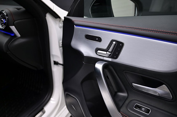 Mercedes-Benz CLA45 14 of 30