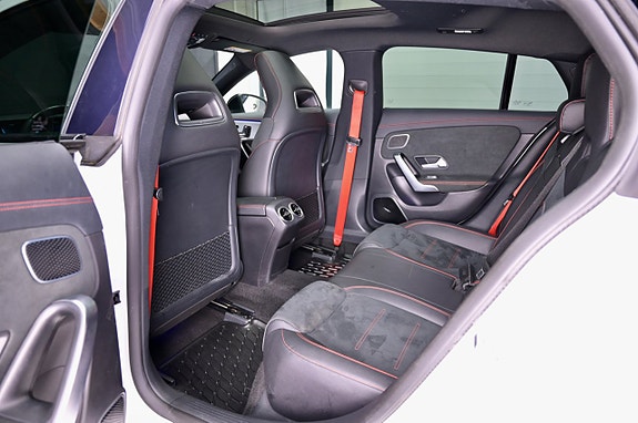 Mercedes-Benz CLA45 11 of 30