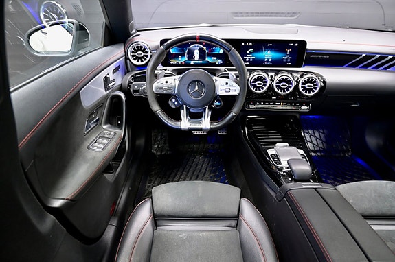 Mercedes-Benz CLA45 18 of 30
