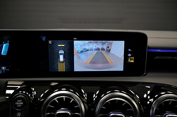 Mercedes-Benz CLA45 26 of 30