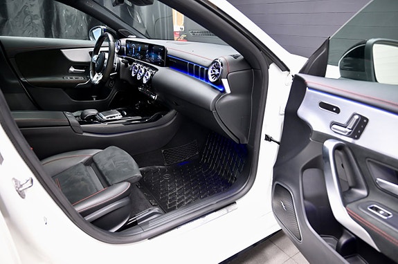 Mercedes-Benz CLA45 13 of 30