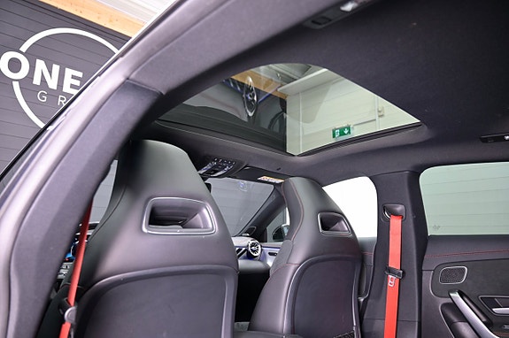 Mercedes-Benz CLA45 12 of 30