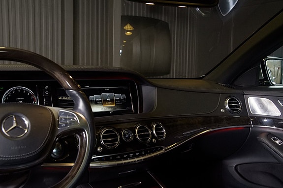 Mercedes-Benz S400 16 of 26