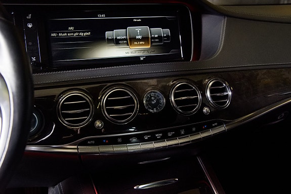 Mercedes-Benz S400 19 of 26