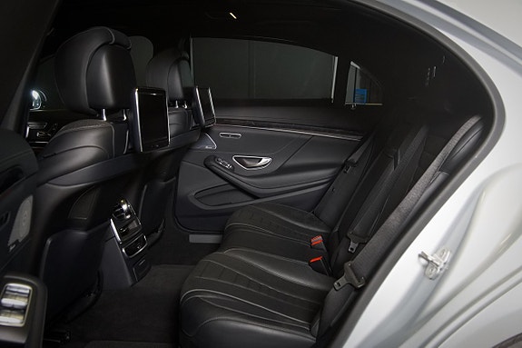 Mercedes-Benz S400 22 of 26
