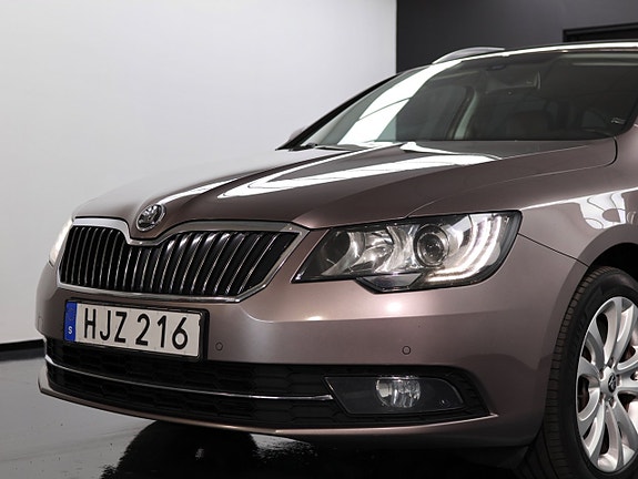 Skoda Superb 2 of 27