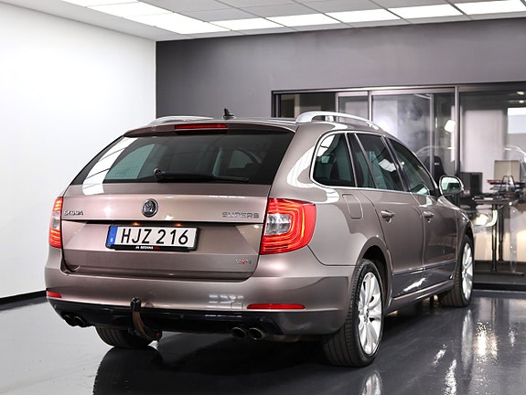 Skoda Superb 9 of 27