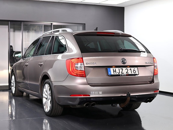 Skoda Superb 12 of 27
