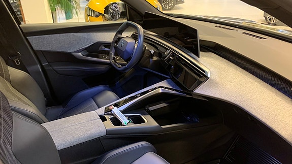 Peugeot 5008 9 of 12