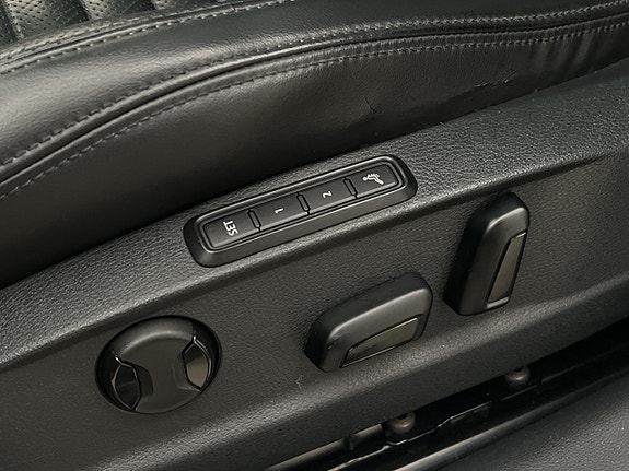 Volkswagen Passat 13 of 30