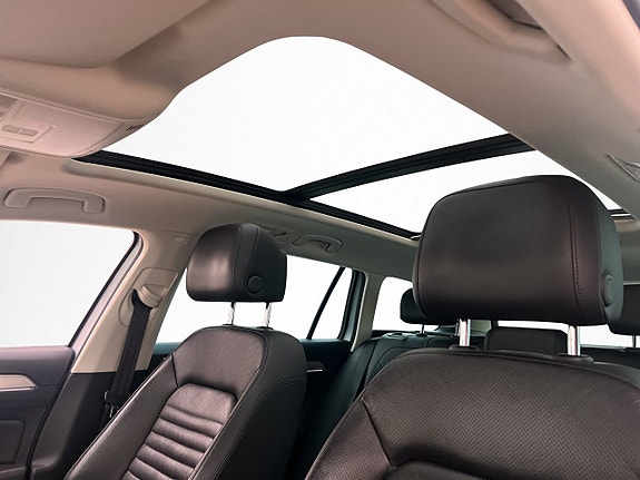 Volkswagen Passat 14 of 30