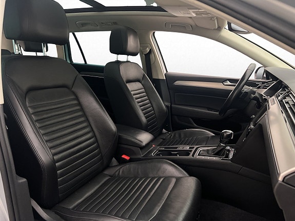 Volkswagen Passat 27 of 30