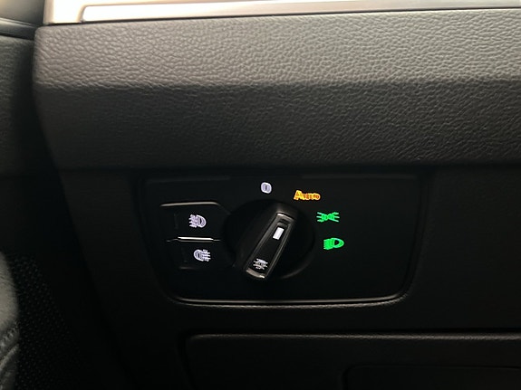 Volkswagen Passat 18 of 30
