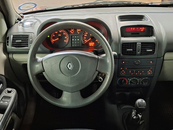 Renault Clio 11 of 11