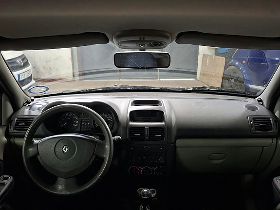 Renault Clio 10 of 11