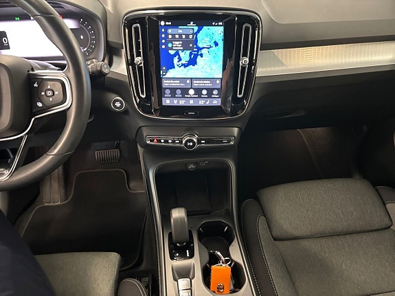 Volvo XC40 11 of 15