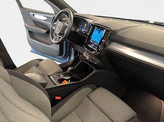 Volvo XC40 15 of 15