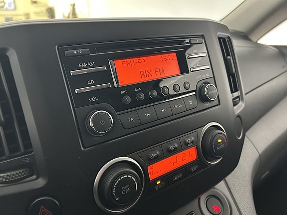 Nissan e-NV200 13 of 17