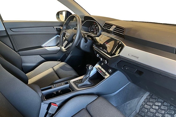 Audi Q3 7 of 25