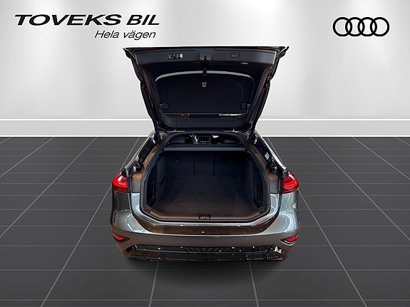Audi A6 8 of 17