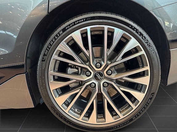 Audi A6 7 of 17