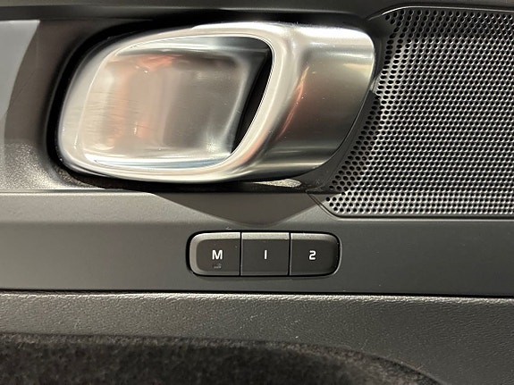 Volvo XC40 17 of 18