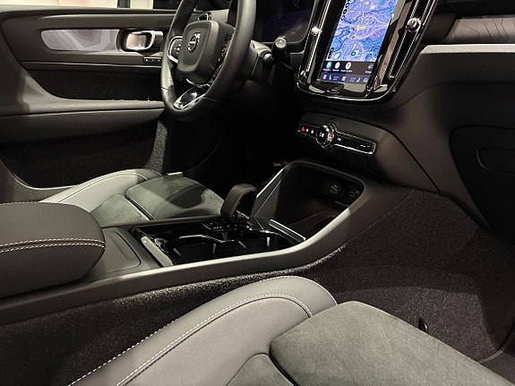 Volvo XC40 16 of 18