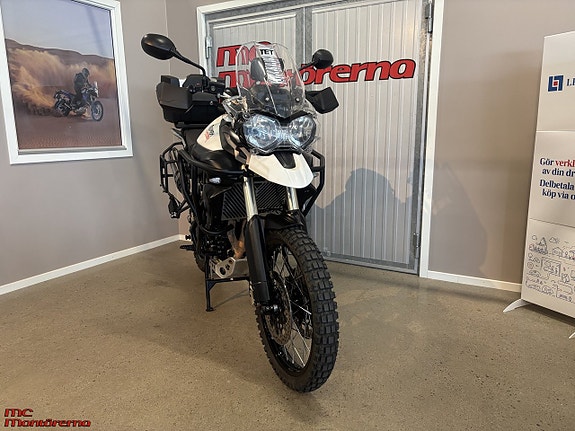 Triumph Tiger 800 XC 2 of 5