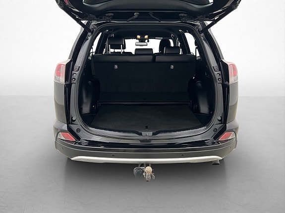 Toyota RAV4 9 of 30
