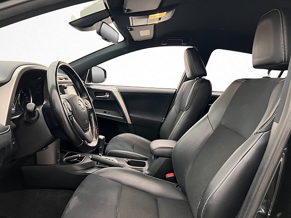 Toyota RAV4 13 of 30