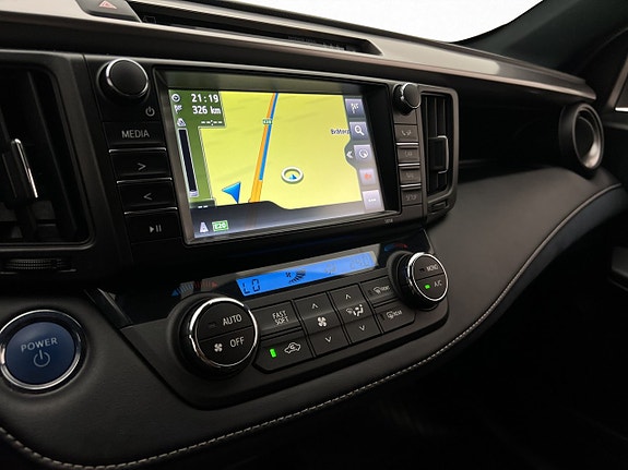 Toyota RAV4 18 of 30