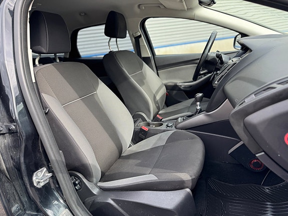 Ford Focus 9 of 21