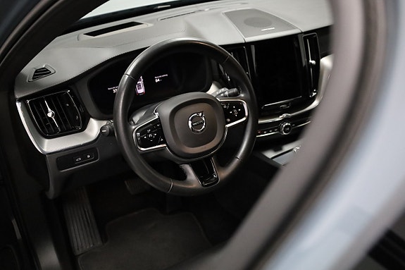 Volvo XC60 6 of 30