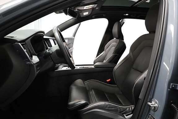 Volvo XC60 11 of 30