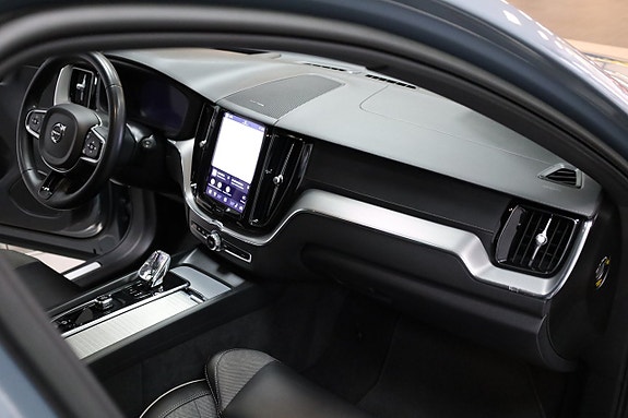 Volvo XC60 21 of 30