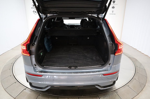 Volvo XC60 13 of 30