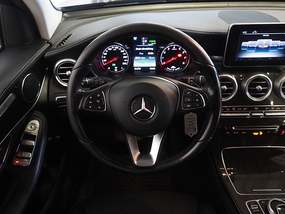 Mercedes-Benz GLC350 e 19 of 24