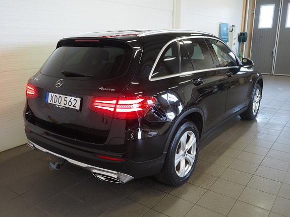 Mercedes-Benz GLC350 e 6 of 24