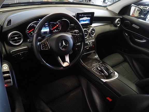 Mercedes-Benz GLC350 e 18 of 24