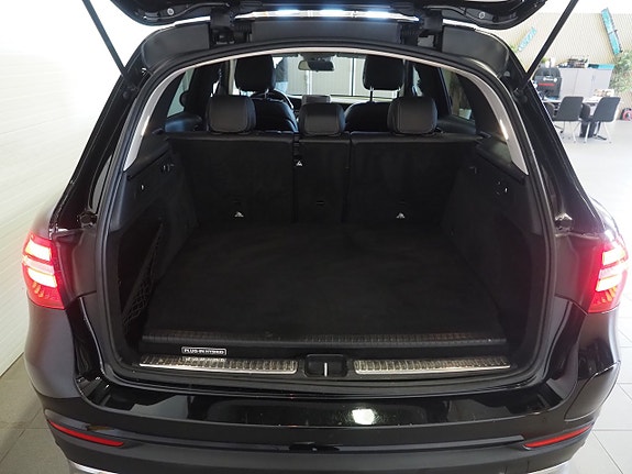 Mercedes-Benz GLC350 e 15 of 24